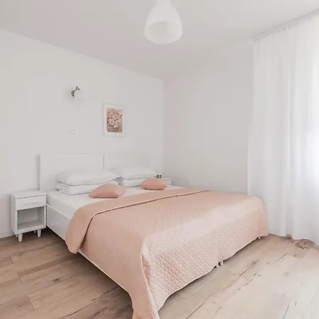 Pawel Jakubik Accommodatie bij particulieren *