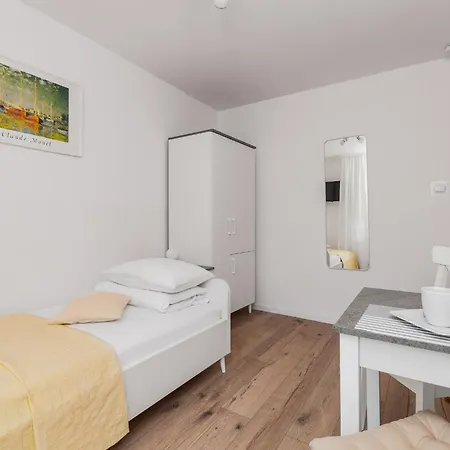 Pawel Jakubik Quarto em Acomodações Particulares *