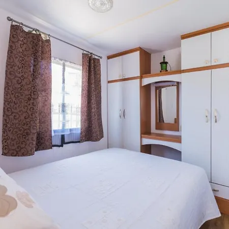 Quarto em Acomodações Particulares Pawel Jakubik