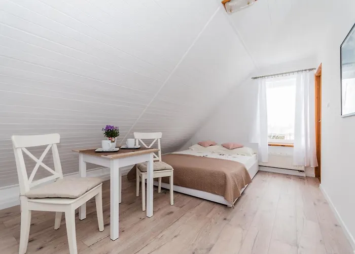 Pawel Jakubik בית אירוח