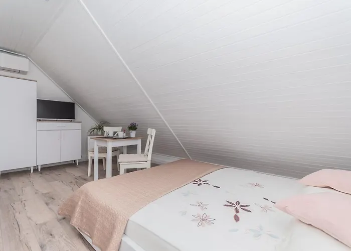 בית אירוח Pawel Jakubik